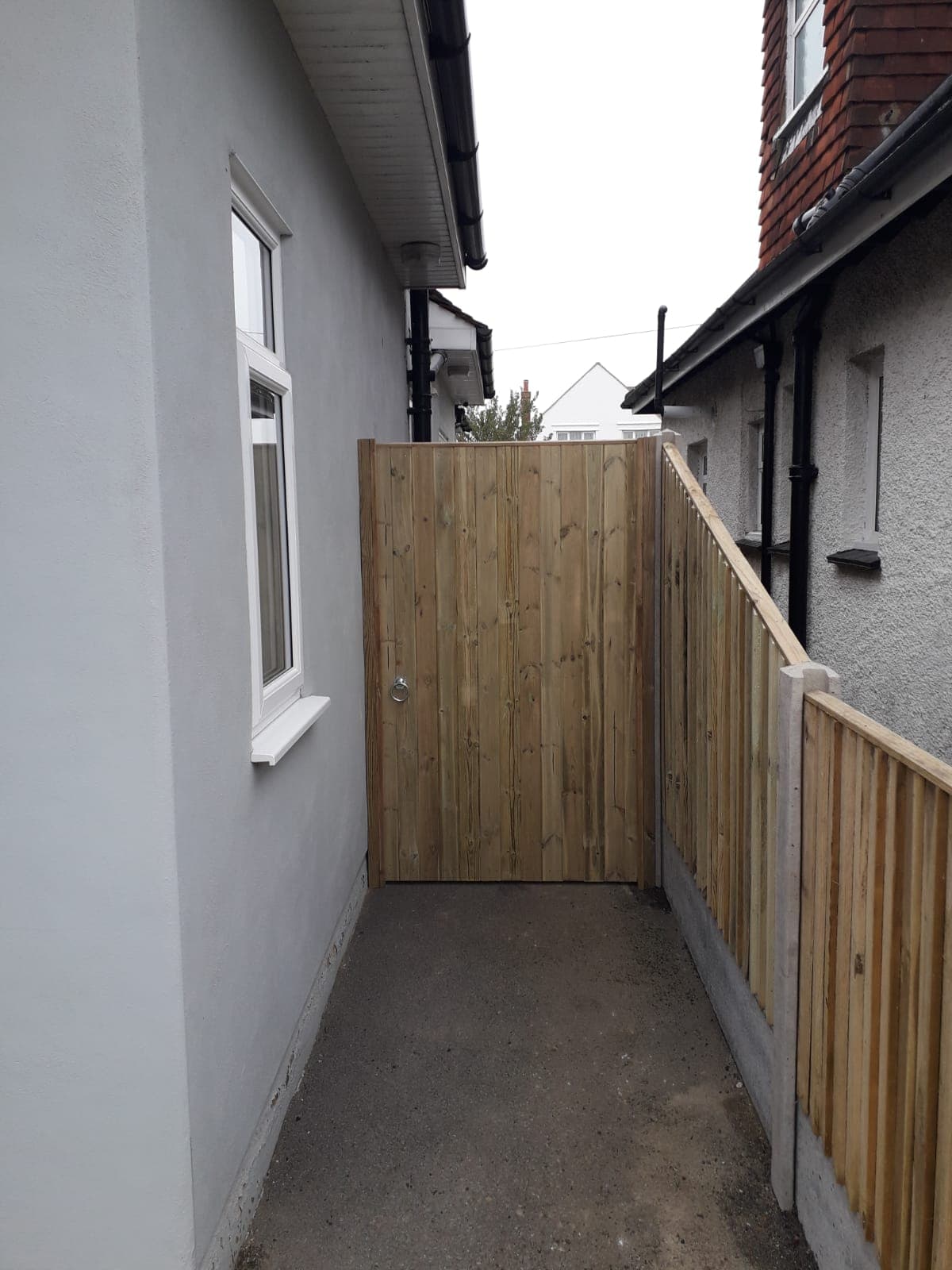 Custom fencing and gates by Evans Fencing