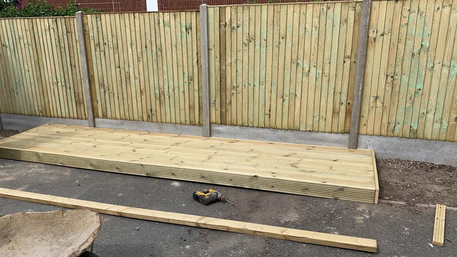 Bespoke decking by Evans Fencing